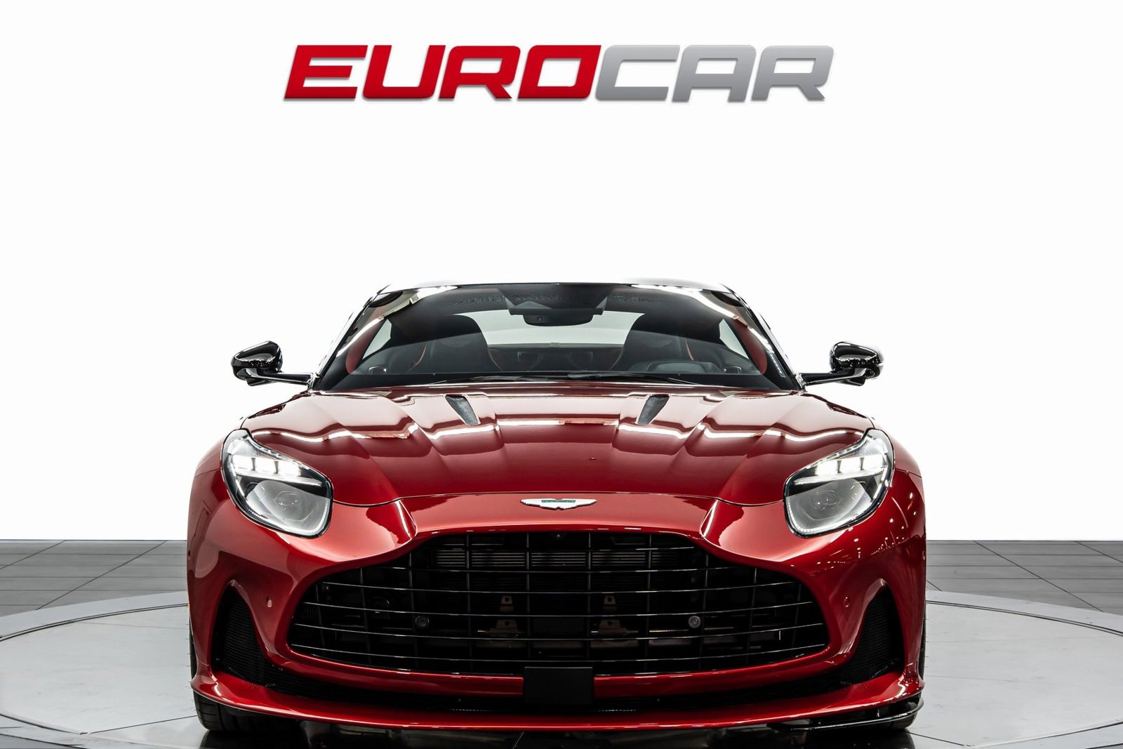 Used 2024 Aston Martin DB12 Coupe image 8