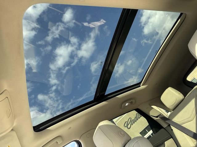 Used 2018 Cadillac XT5 Luxury w/ Driver Awareness Package image 19