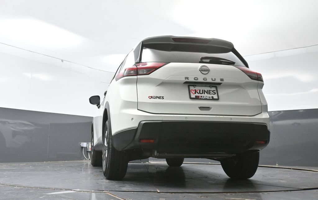 Used 2024 Nissan Rogue S FWD image 54