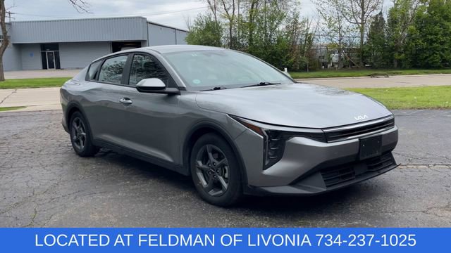 Used 2025 Kia K4 FWD image 2