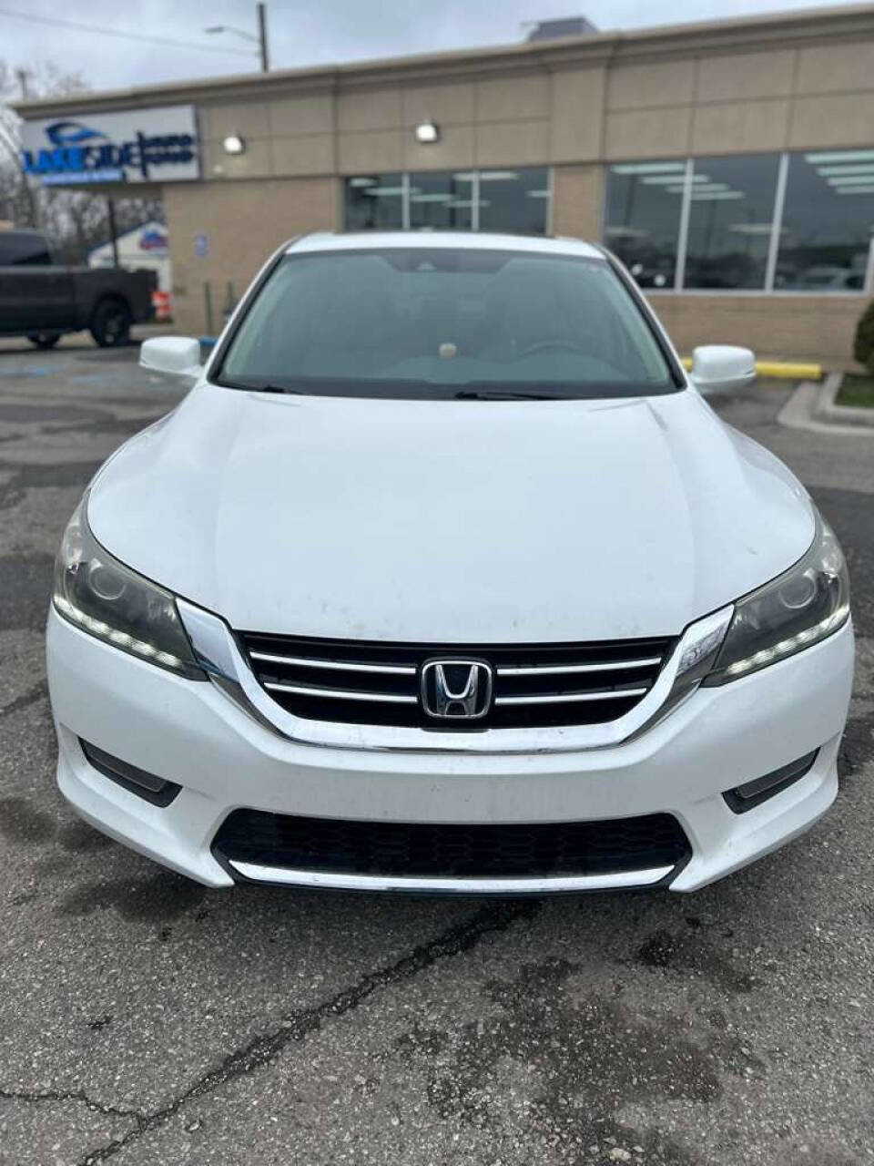 Used 2015 Honda Accord EX-L image 2