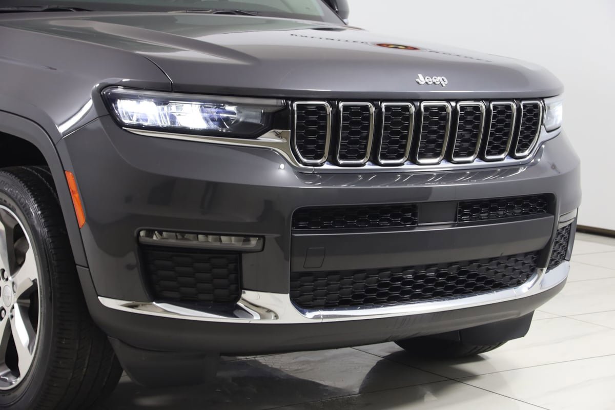 Used 2022 Jeep Grand Cherokee L Limited AWD/4WD image 38