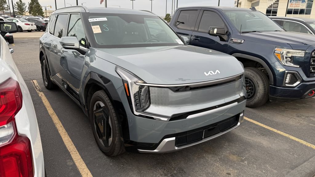Used 2024 Kia EV9 Land image 1