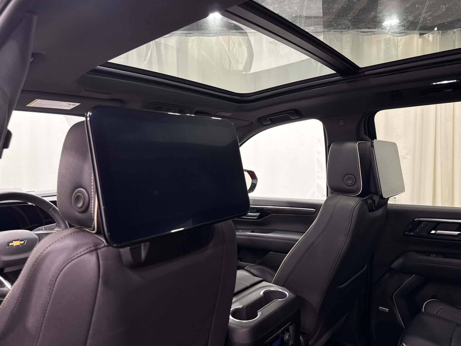 Certified 2025 Chevrolet Suburban Premier AWD/4WD image 14
