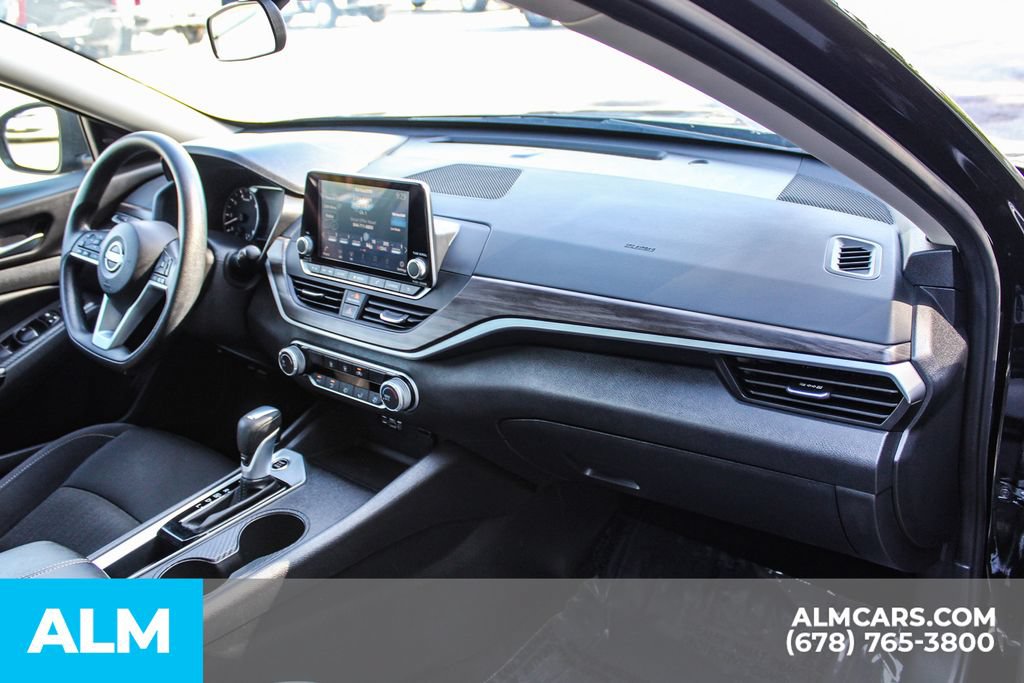 Used 2025 Nissan Altima 2.5 SV FWD image 23