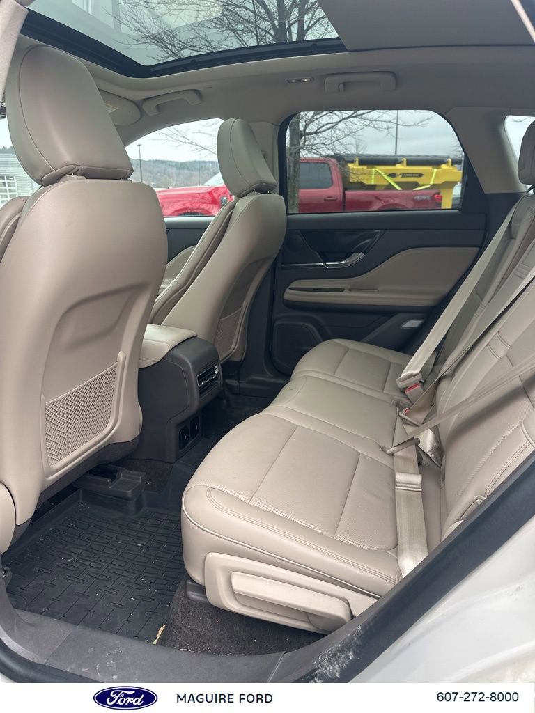 Used 2024 Lincoln Corsair Reserve w/ Equipment Group 201A image 11