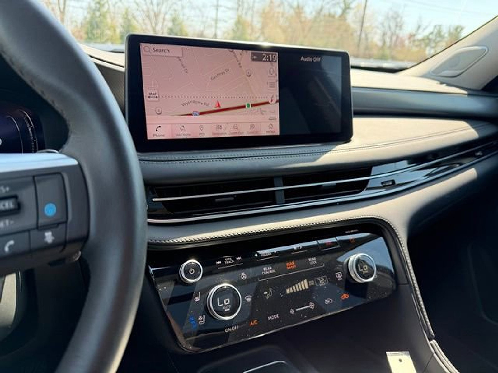 Certified 2025 INFINITI QX60 Luxe image 16