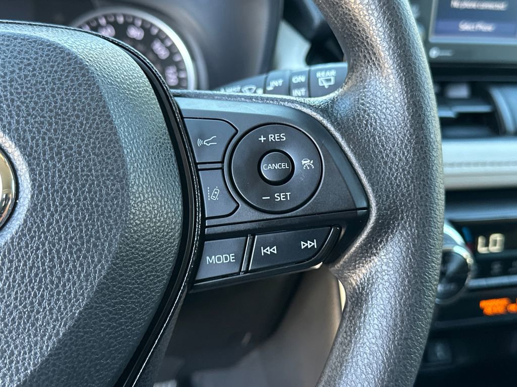 Used 2021 Toyota RAV4 XLE w/ Convenience Package image 27