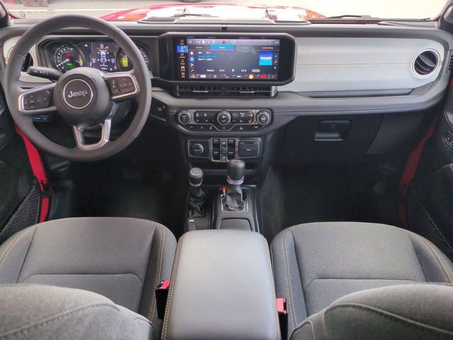 Used 2025 Jeep Wrangler Unlimited Sahara AWD/4WD image 15