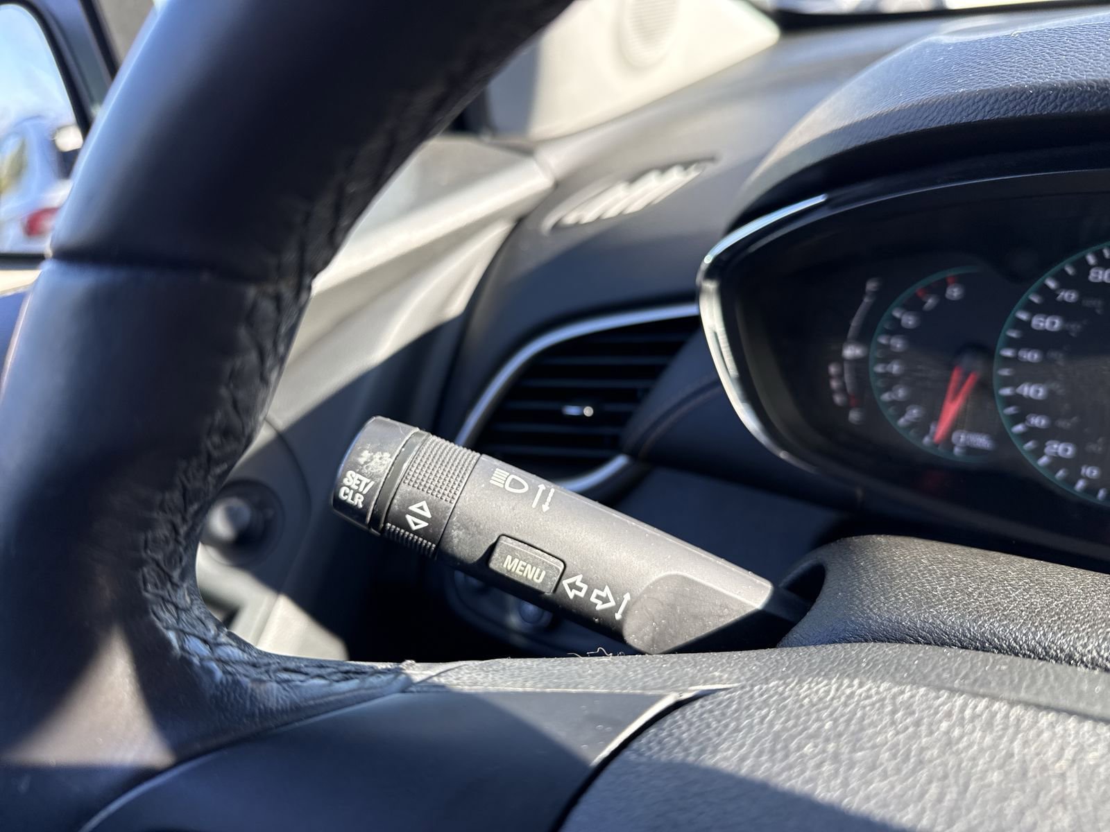 Used 2020 Chevrolet Trax LT w/ LT Convenience Package FWD image 31