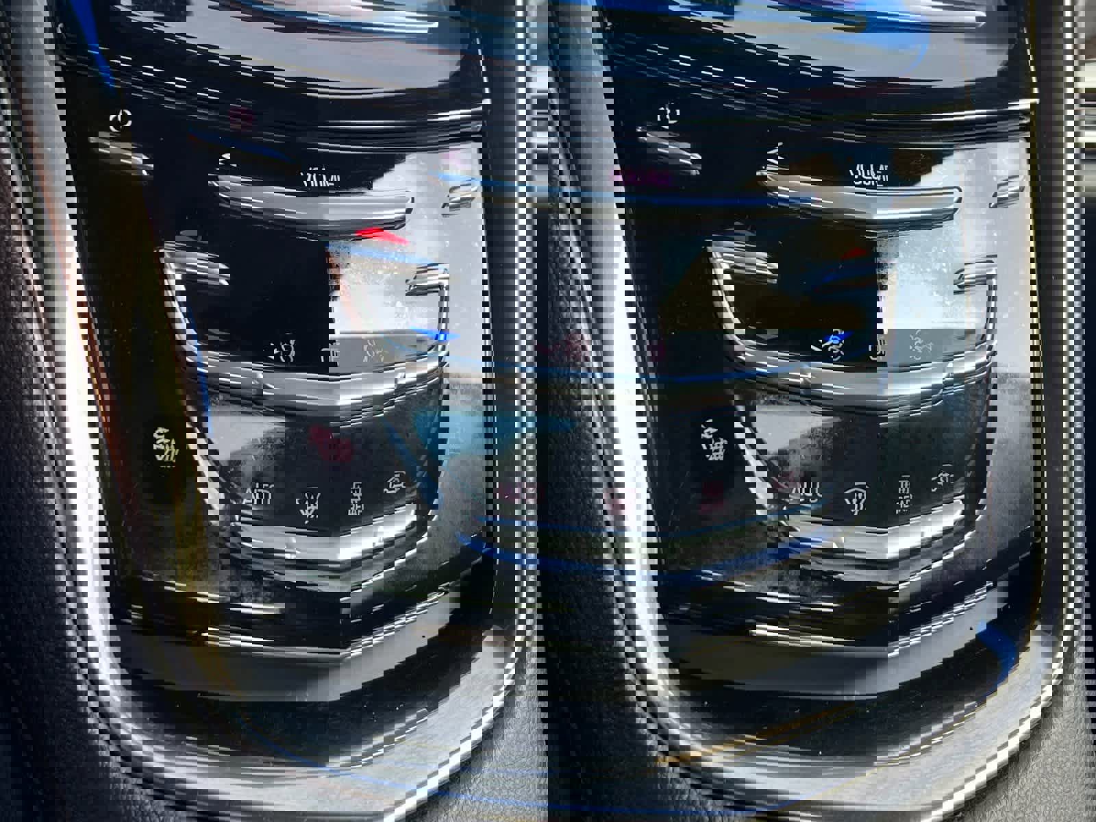 Used 2014 Cadillac ELR w/ Luxury Package image 19