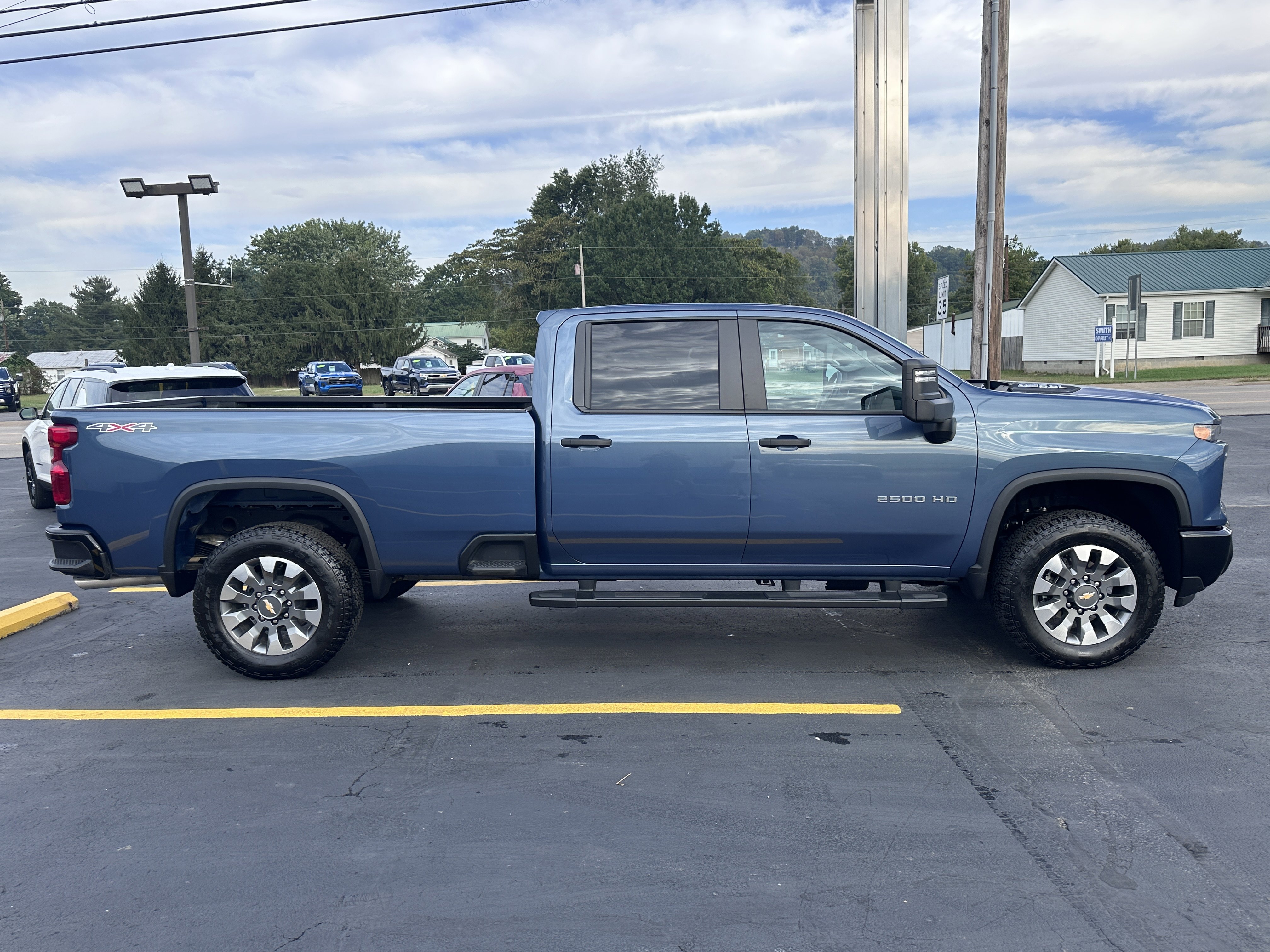 Used 2025 Chevrolet Silverado 2500 Custom image 7