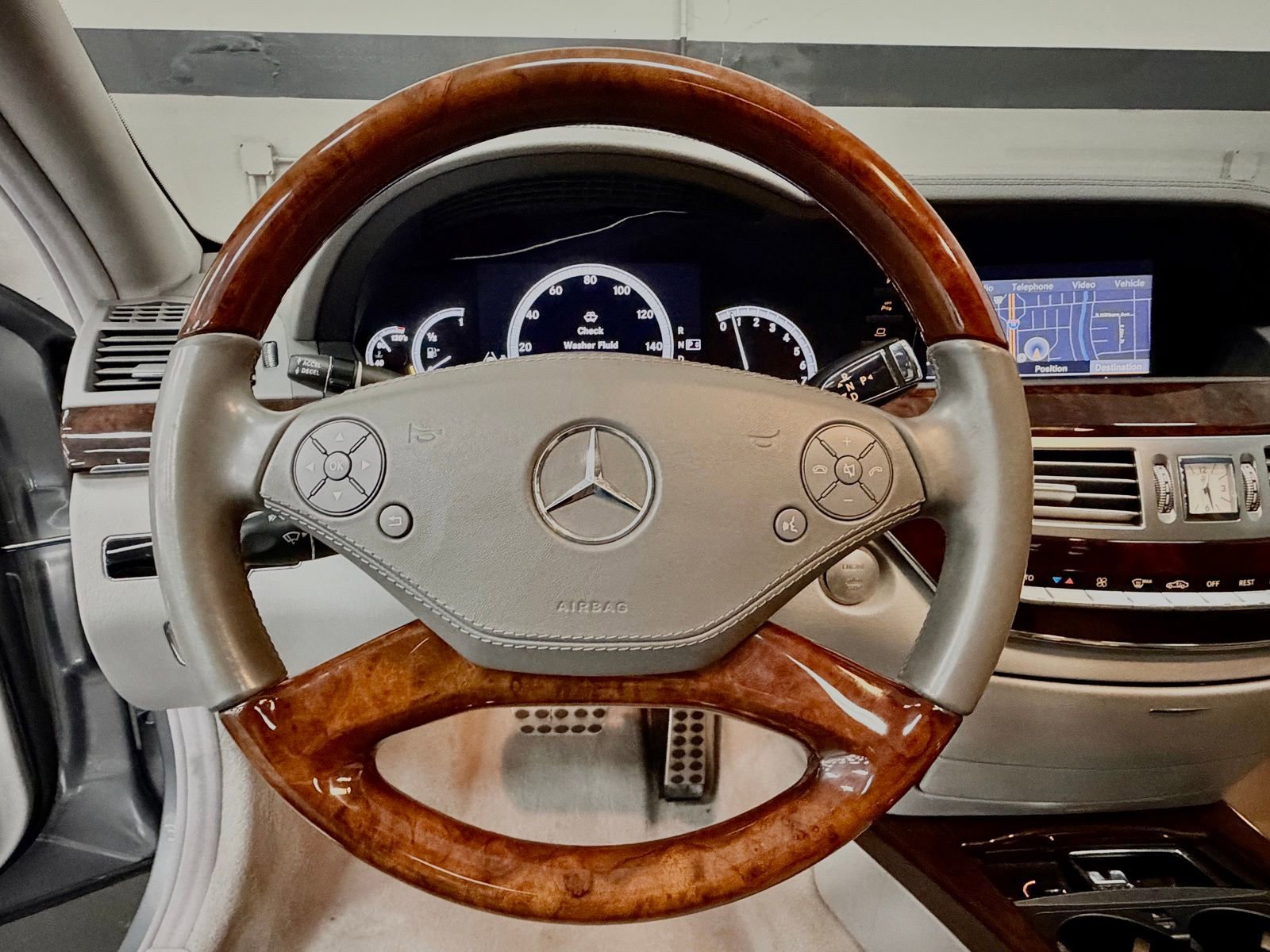 Used 2010 Mercedes-Benz S 550 image 26