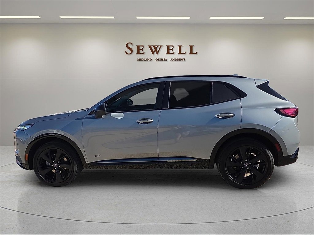 Used 2024 Buick Envision Sport Touring image 2