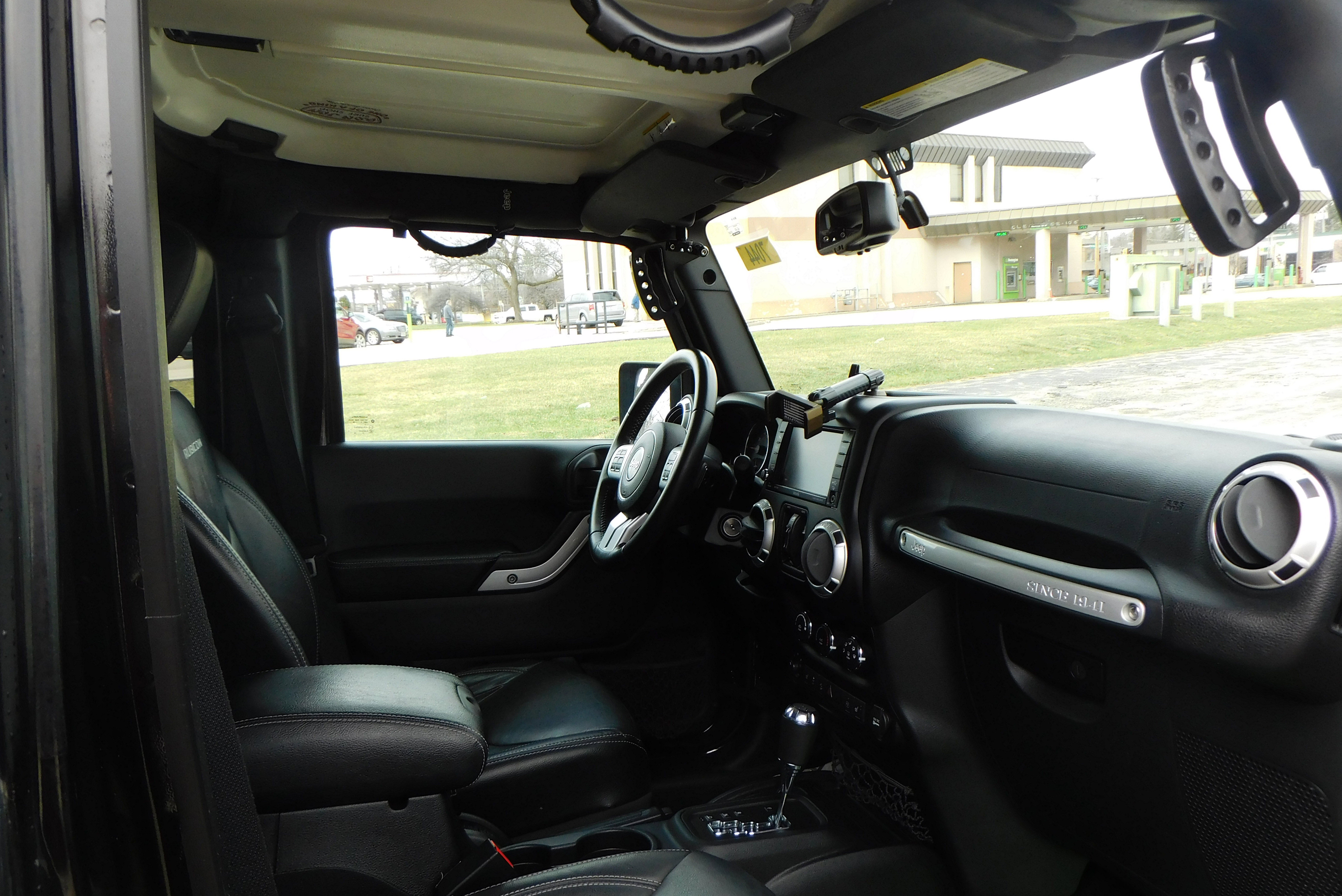 Used 2016 Jeep Wrangler Unlimited Rubicon image 34