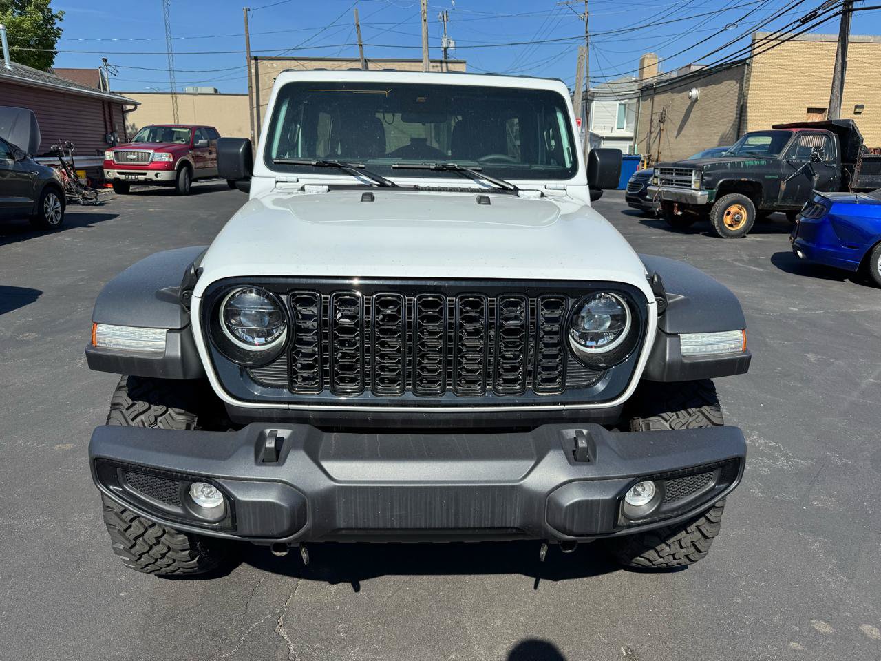 Used 2025 Jeep Wrangler Unlimited Sport AWD/4WD image 2