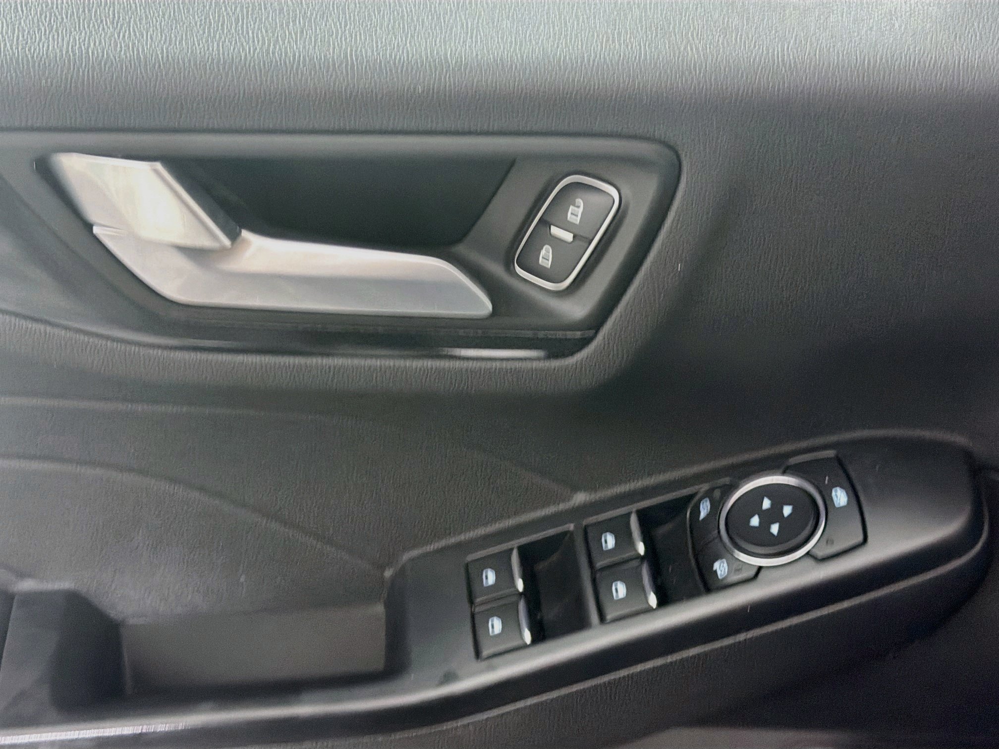 Used 2025 Ford Escape ST-Line FWD image 15