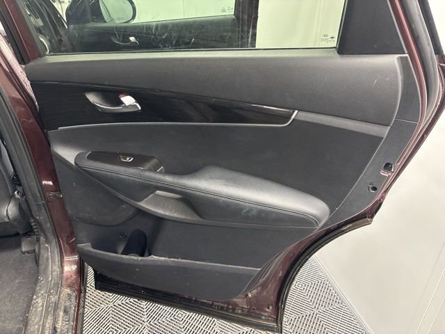 Used 2019 Kia Sorento LX w/ LX Convenience Package image 16