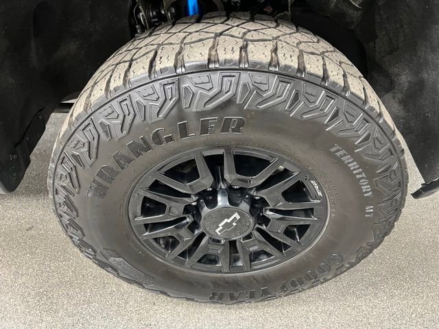 Used 2024 Chevrolet Silverado 2500 ZR2 w/ Technology Package AWD/4WD image 19