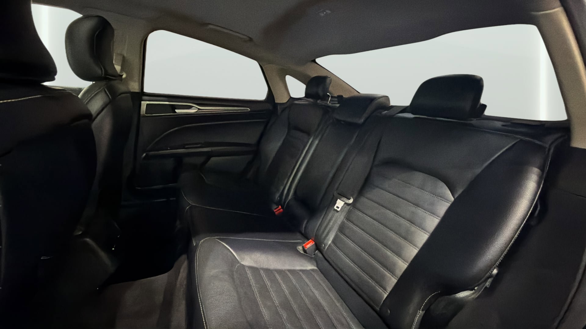 Used 2018 Ford Fusion SE w/ Fusion SE Technology Package image 33