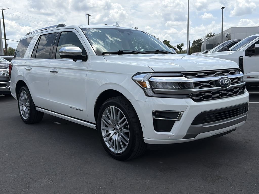 Used 2024 Ford Expedition Platinum RWD image 2