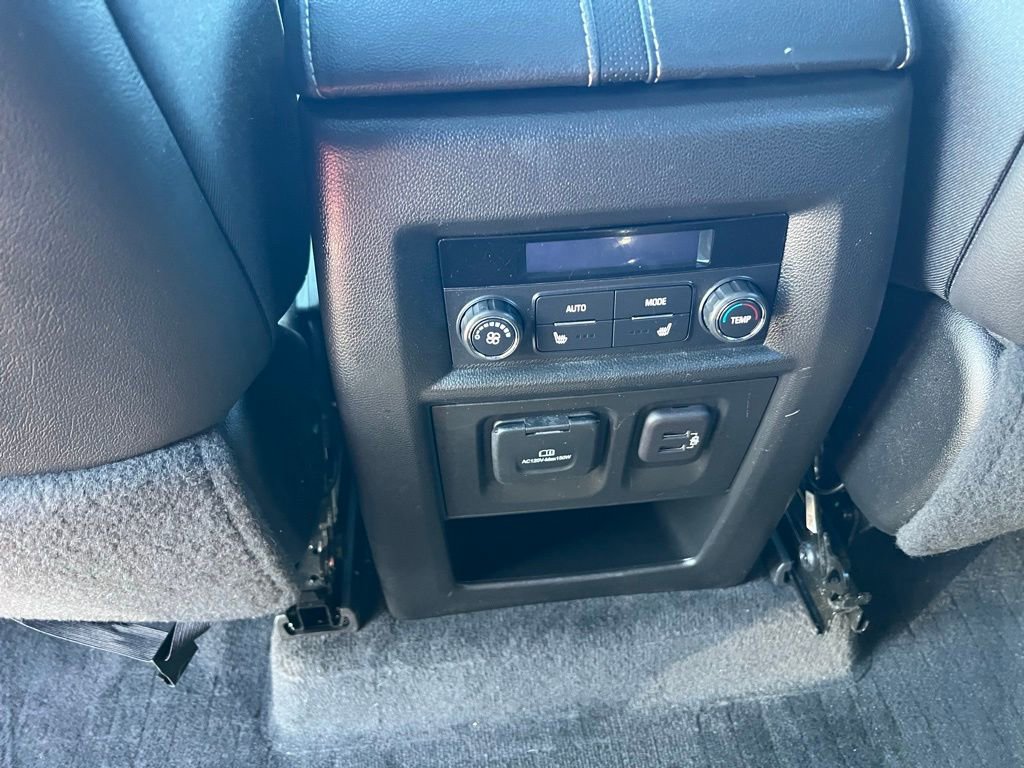 Used 2023 Chevrolet Traverse Premier image 23