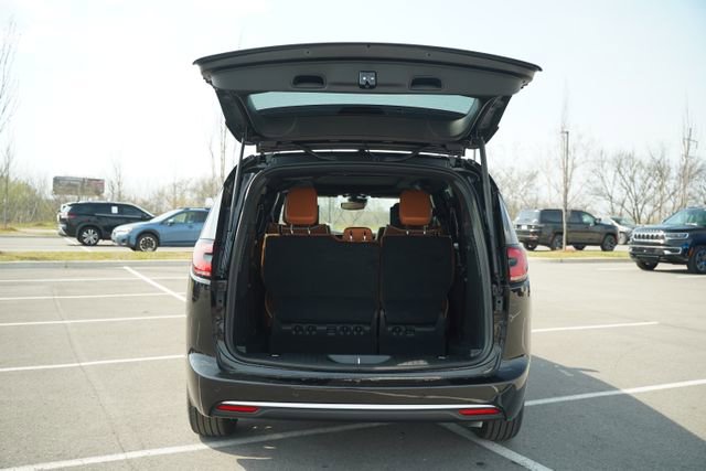 New 2026 Chrysler Pacifica Pinnacle AWD/4WD image 14