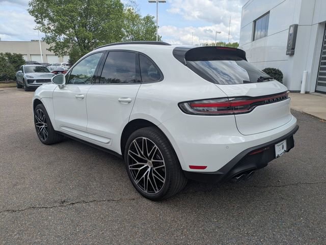 Used 2025 Porsche Macan AWD/4WD image 4