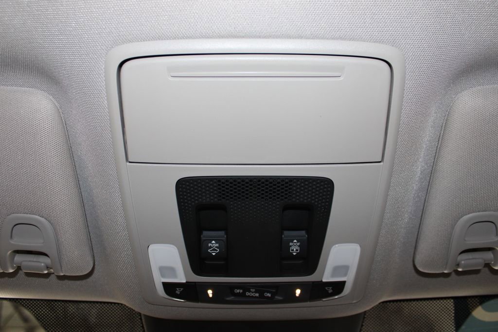 Used 2024 Honda Pilot Elite image 41