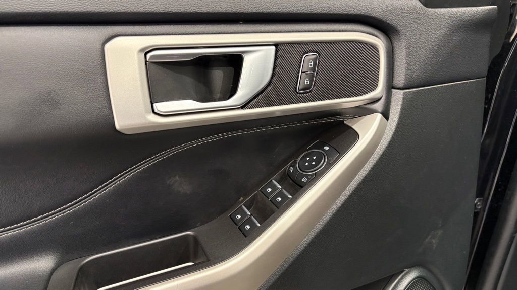 Used 2023 Ford Explorer XLT w/ Equipment Group 202A image 13