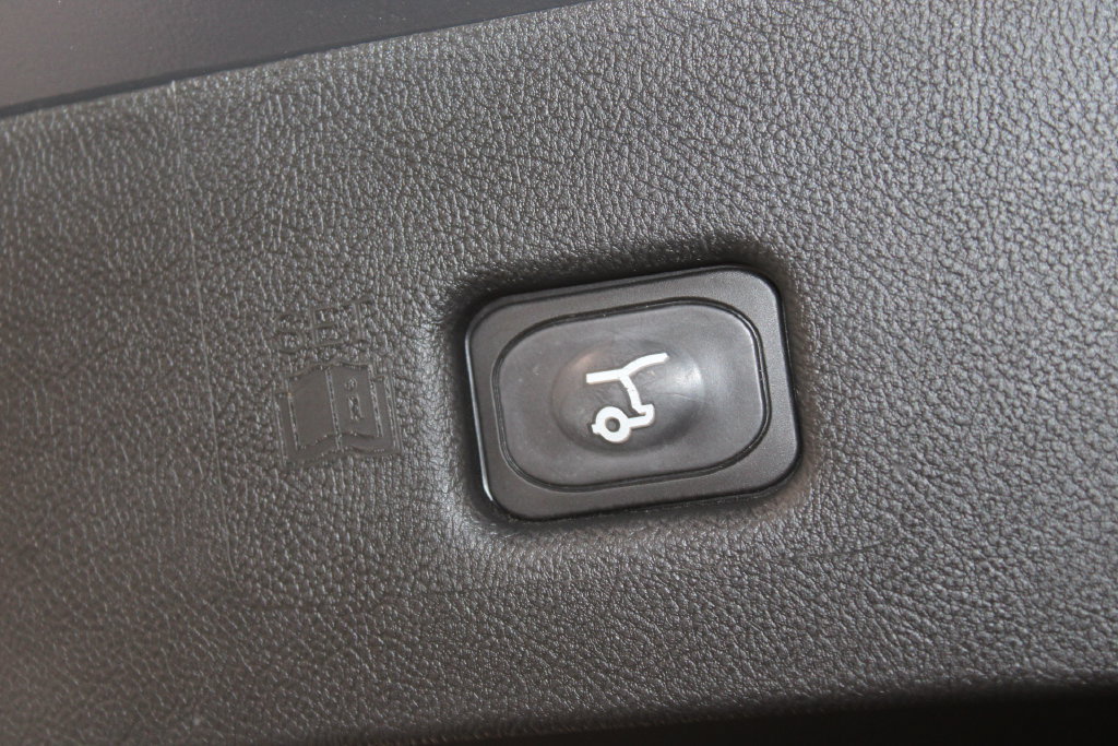 Used 2023 Lincoln Nautilus Black Label AWD/4WD image 16
