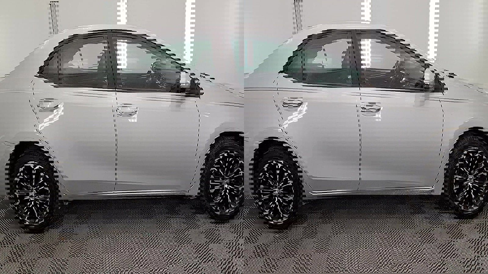 Used 2014 Toyota Corolla S image 5