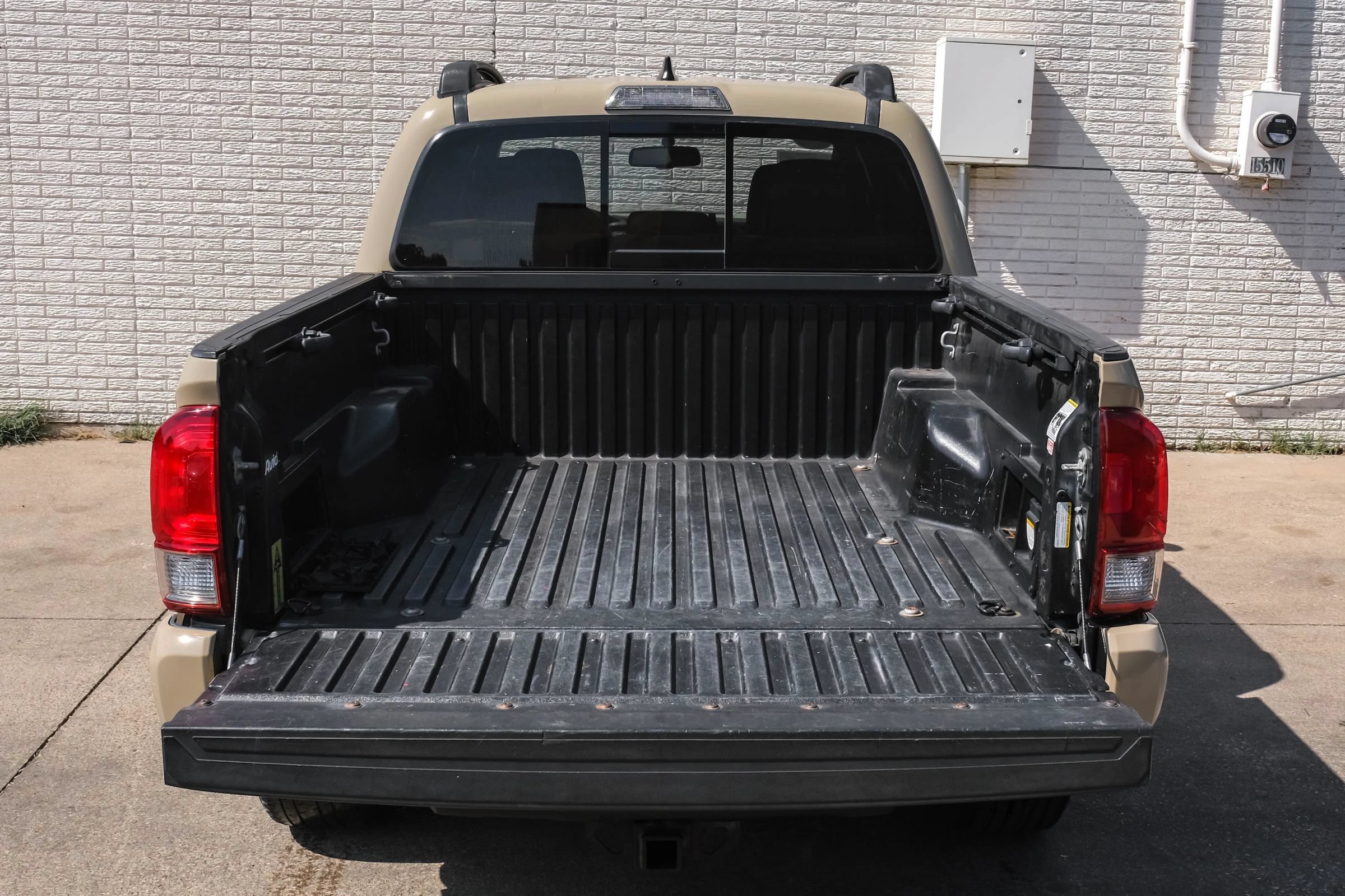 Used 2017 Toyota Tacoma TRD Sport w/ Tow Package RWD image 40