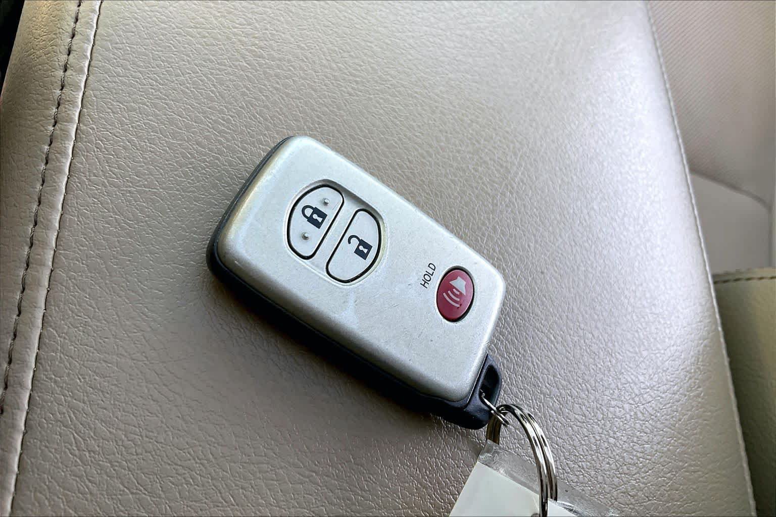 Used 2015 Toyota 4Runner Limited AWD/4WD image 13