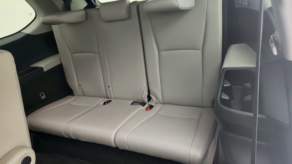 Used 2024 Toyota Grand Highlander XLE image 28