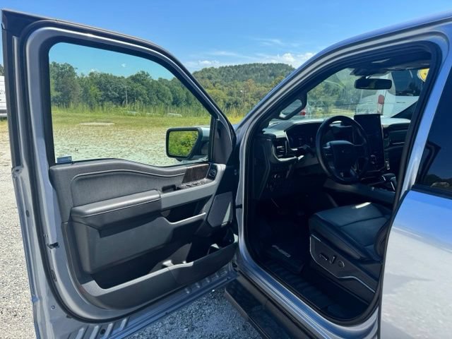 Used 2022 Ford F150 Lightning Lariat AWD/4WD image 17