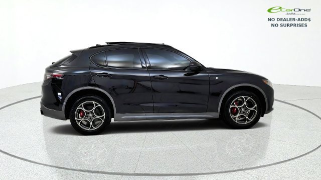 Used 2024 Alfa Romeo Stelvio Ti AWD/4WD image 9