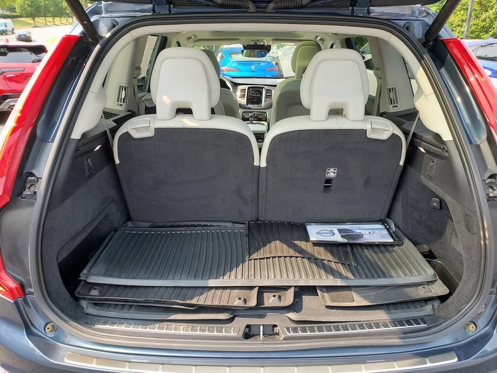 Used 2020 Volvo XC90 T6 Momentum AWD/4WD image 7