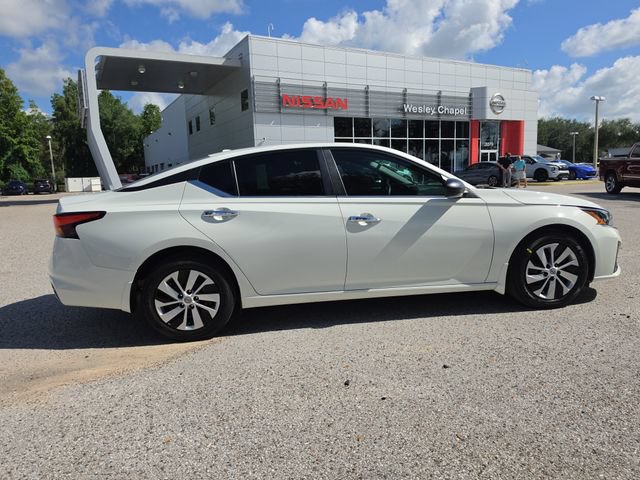 Certified 2025 Nissan Altima 2.5 S FWD image 9