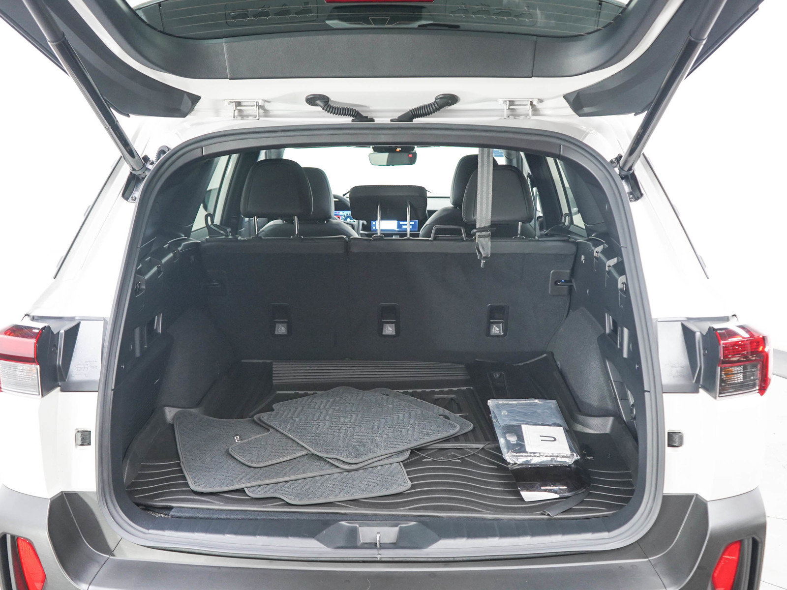 Used 2026 Subaru Outback Limited AWD/4WD image 16