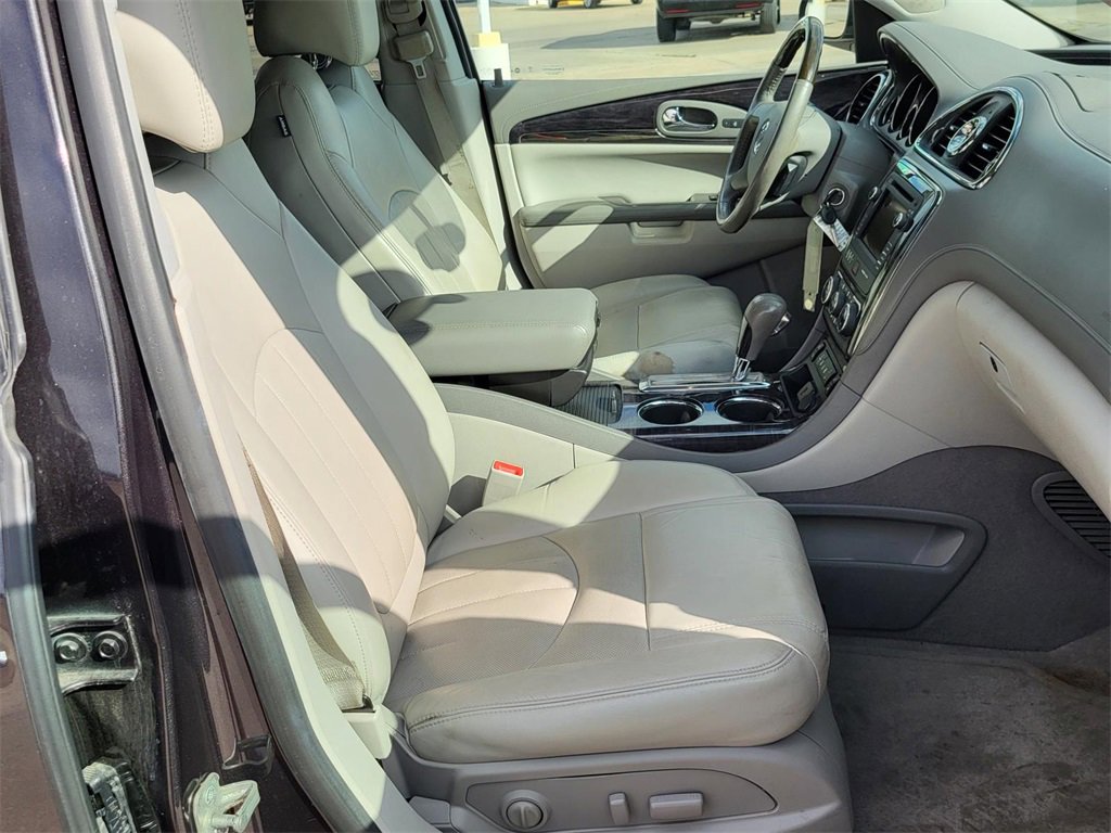 Used 2017 Buick Enclave Leather image 10