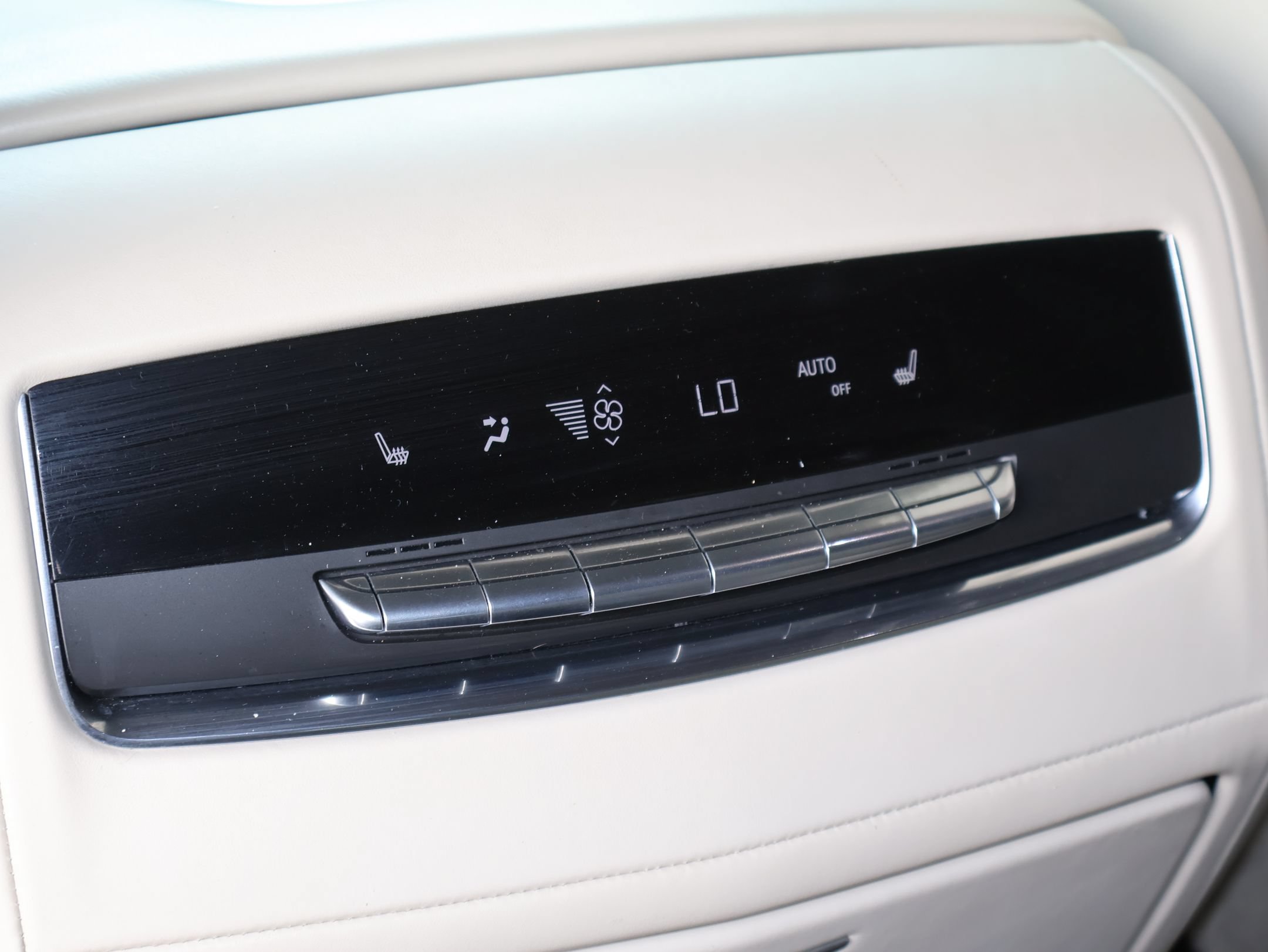Used 2022 Cadillac Escalade Sport Platinum AWD/4WD image 27