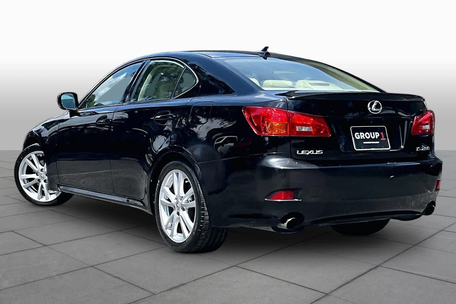 Used 2007 Lexus IS 250 w/ Premium Pkg RWD image 11