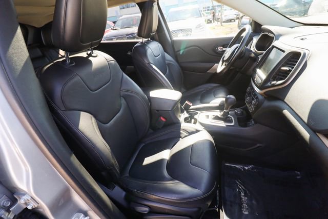 Used 2018 Jeep Cherokee Limited AWD/4WD image 44