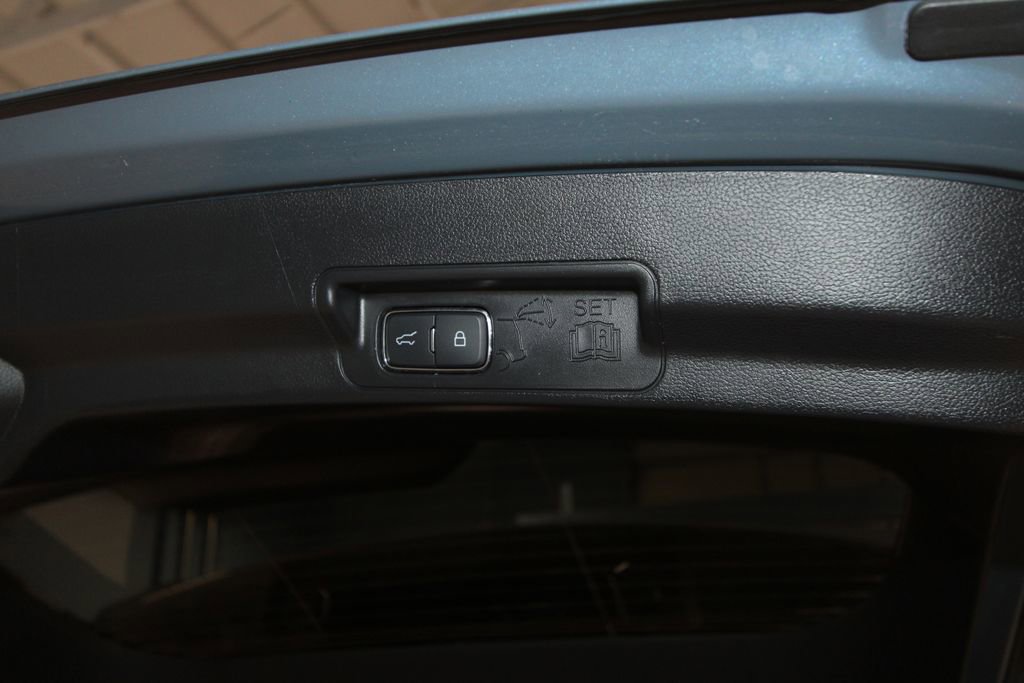 Used 2025 Ford Explorer ST-Line image 37