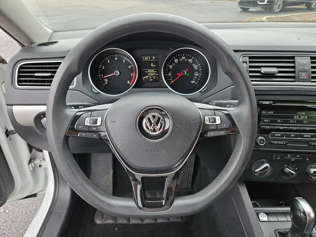 Used 2015 Volkswagen Jetta SE FWD image 24