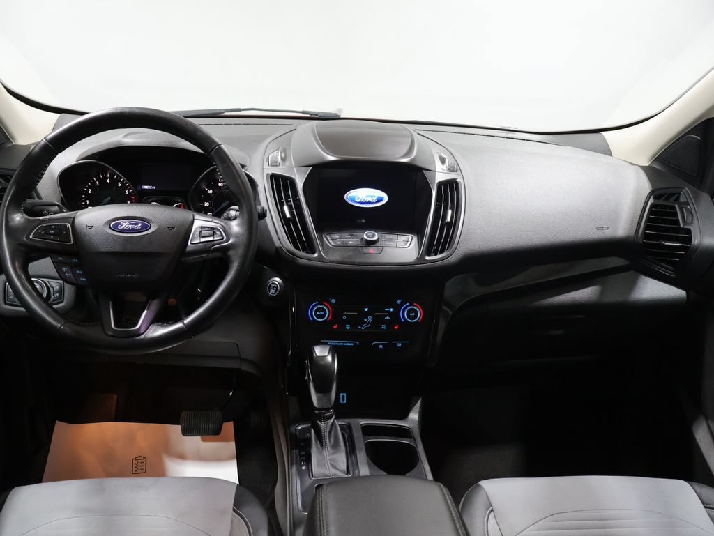Used 2019 Ford Escape SE w/ SE Sport Appearance Package AWD/4WD image 16
