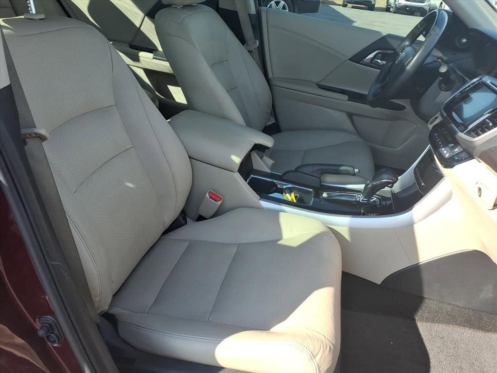 Used 2017 Honda Accord EX-L image 11
