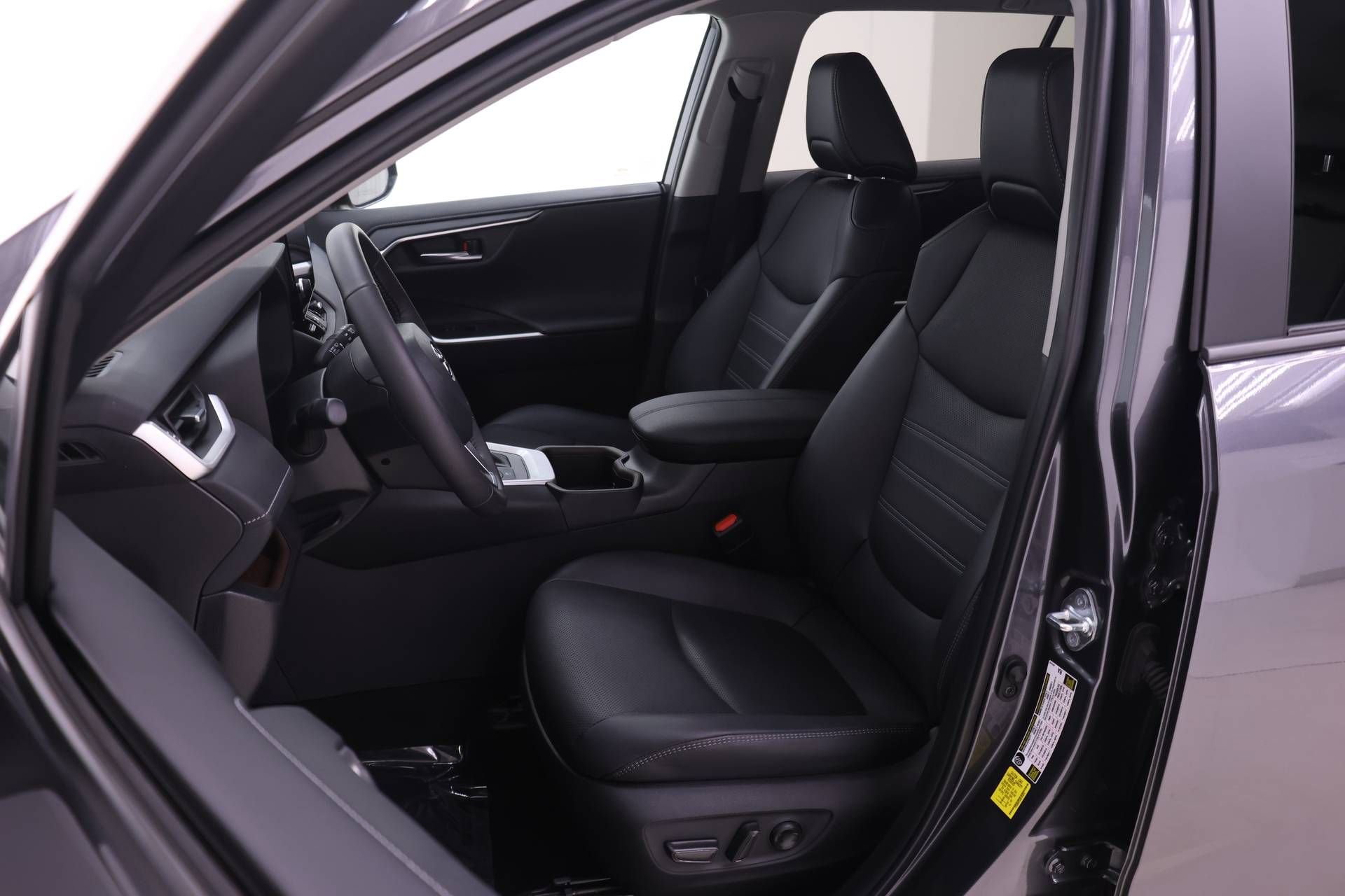 Used 2024 Toyota RAV4 Limited w/ Advanced Technology Package image 4