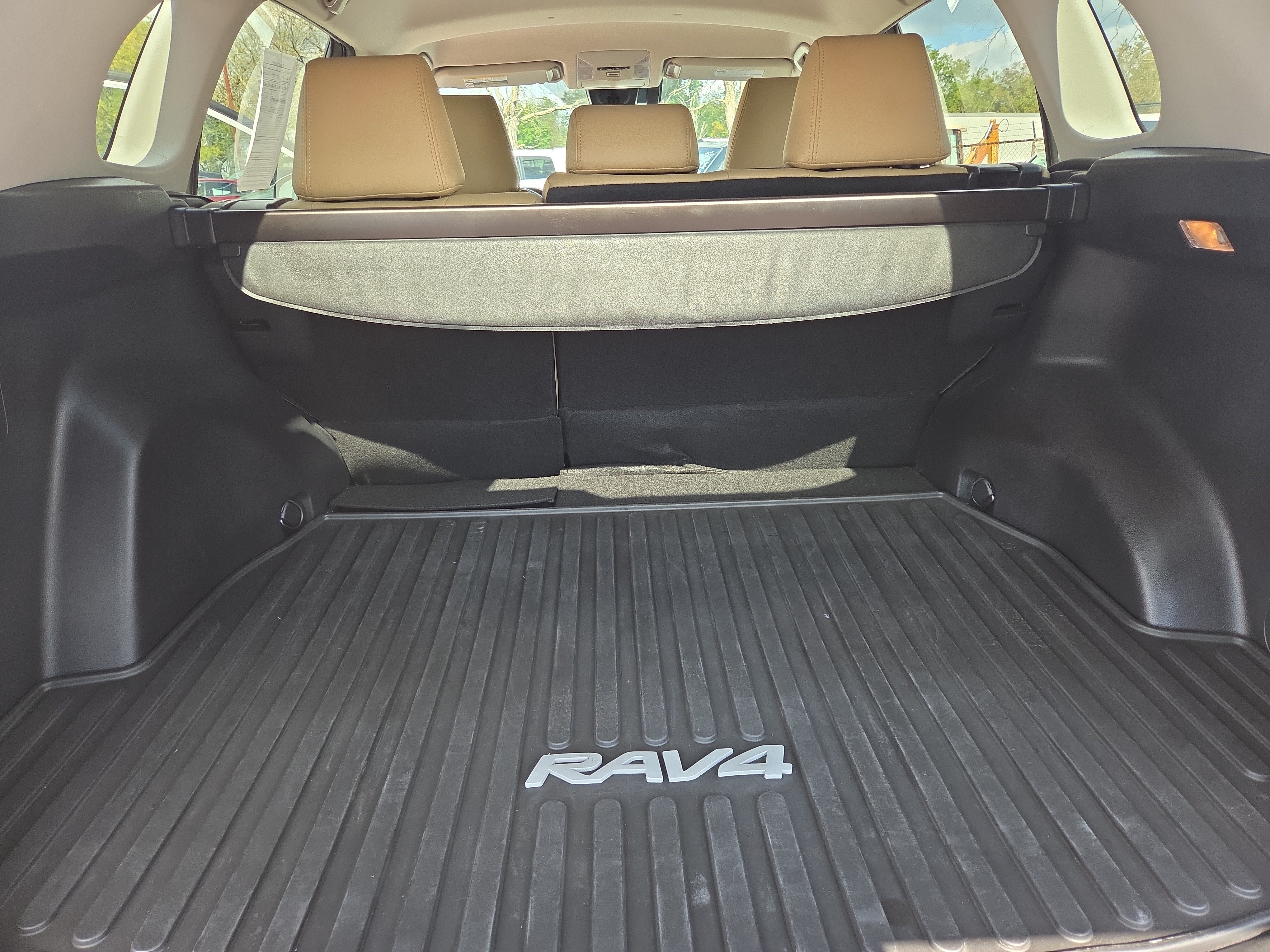 Certified 2021 Toyota RAV4 XLE w/ XLE Grade Weather Package AWD/4WD image 32